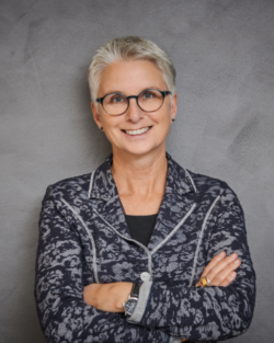 Ellen Fischer hat langjährige Erfahrung beim Thema gesunder Schlaf Ellen Fischer mit langjähriger Erfahrung zum Thema gesunder Schlaf